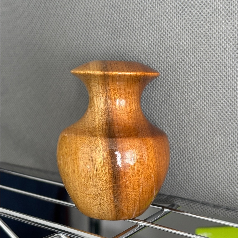 Vintage Oregon Myrtlewood mini vase candle holder Brown Wooden Vase 3” tall - Picture 4 of 9